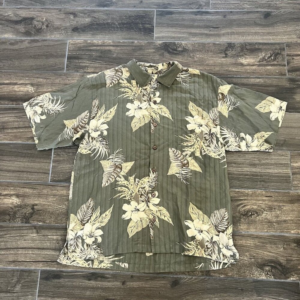 tommy bahama Green Floral Button Down Size Large 100% Silk